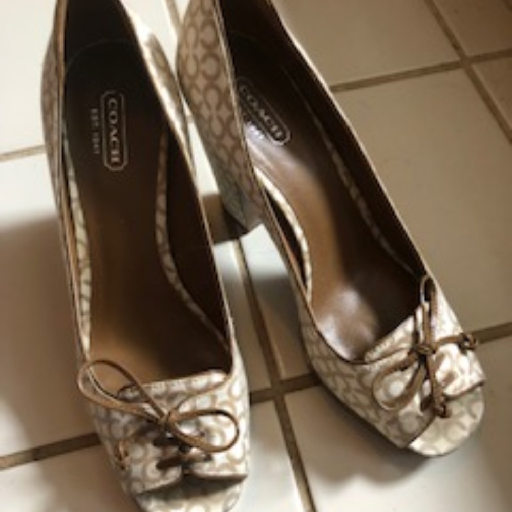 Authentic Coach heels